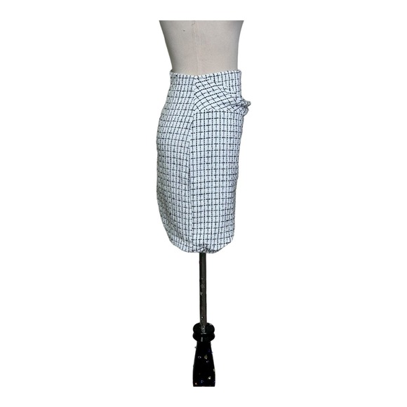 Shein white black plaid front twist overlayed mini skirt size L - Picture 2 of 11